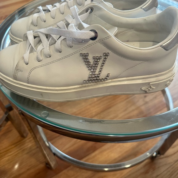 Louis Vuitton Sneakers - Picture 2 of 5